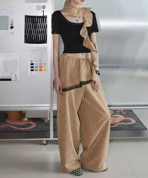 chuclla(チュクラ)の「【CHENTAITAI】 レースレイヤードチェックワイドパンツ CTW26s018(その他パンツ・レディース・ベージュ/ライトブルー・M/L/S)」の15枚目の写真