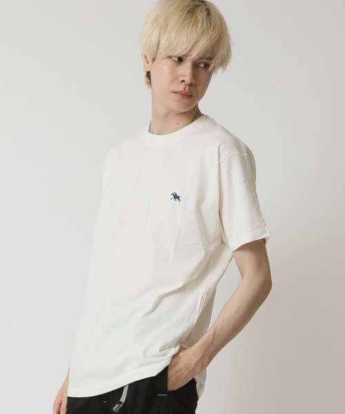 POLOCHAMPS(ポロチャンプス)の「POLOCHAMPS ポロチャンプス メンズ レギュラーフィット ワンポイント刺繍ロゴクルーネックTシャツ(Tシャツ/カットソー・メンズ・ベージュ/チャコール/オレンジ/ネイビー/ダークグリーン/杢グレー/オフホワイト/ブラック・M/XL/L)」の2枚目の写真