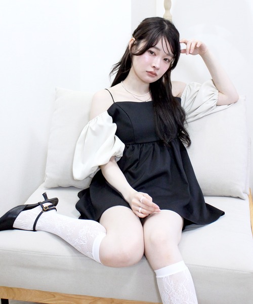 Reurie'(レウリィ)の「ペプラムオフショルダートップス オフショル 夏 ピンク ブラック 大人カジュアル シンプル ノームコア(キャミソール・レディース・ブラック/ピンク/アイボリー・FREE)」の13枚目の写真