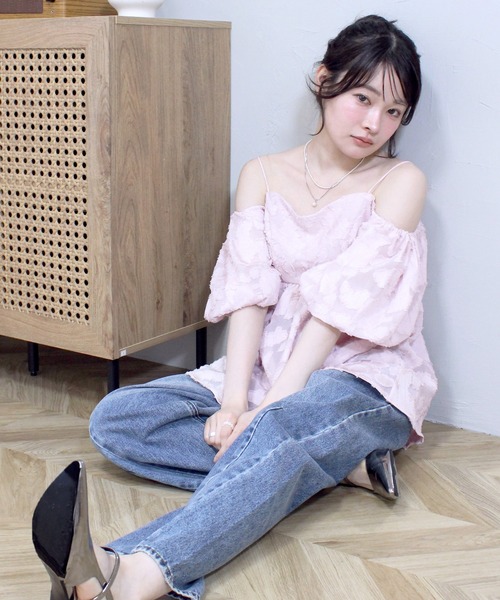 Reurie'(レウリィ)の「ペプラムオフショルダートップス オフショル 夏 ピンク ブラック 大人カジュアル シンプル ノームコア(キャミソール・レディース・ブラック/ピンク/アイボリー・FREE)」の14枚目の写真