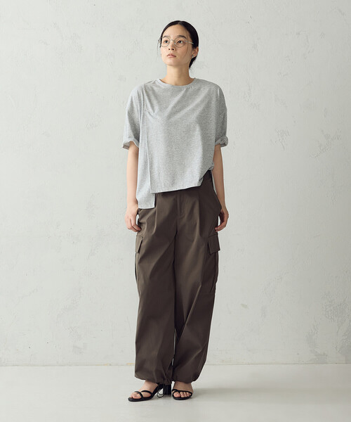 COMME CA ISM（コムサイズム）の「【抗菌防臭・接触冷感】アシンメトリーTシャツ（Tシャツ/カットソー・レディース・グレー/ホワイト/ブラック/ネイビー・MEDIUM/LARGE）」の15枚目の写真