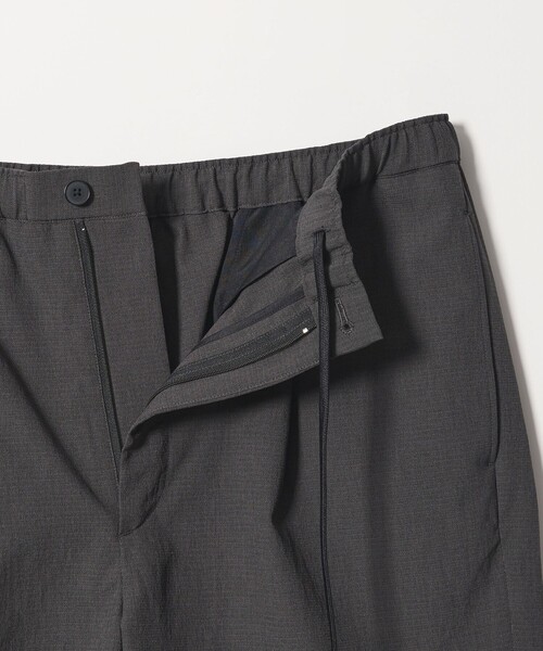BEAUTY&YOUTH UNITED ARROWS(ビューティーアンドユースユナイテッドアローズ)の「KOMATSU PACK トロピカル 1プリーツ ショーツ ストレッチ 吸水速乾 UVカット セットアップ対応(その他パンツ・メンズ・ブラック/ベージュ/ダークグレー・S/XL/M/L)」の8枚目の写真