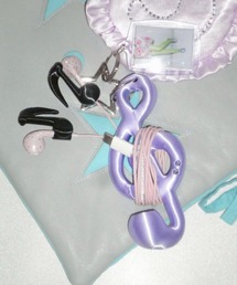 EVERYTHINGS（エブリシングス）の「【EVERYTHINGS】Eighth-Note Earphone Attachment / 【エブリシングス】ミュージカルノートイヤフォンチャーム（ヘッドフォン/イヤホン）」