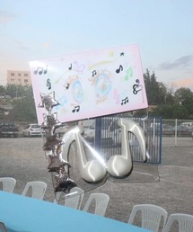 EVERYTHINGS（エブリシングス）の「【EVERYTHINGS】Eighth-Note Earphone Attachment / 【エブリシングス】ミュージカルノートイヤフォンチャーム（ヘッドフォン/イヤホン）」