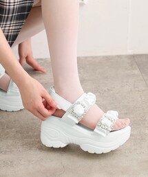 cs T&P（シーエスティーアンドピー）の「厚底キラキラパーツシャーリングサンダル（サンダル）」
