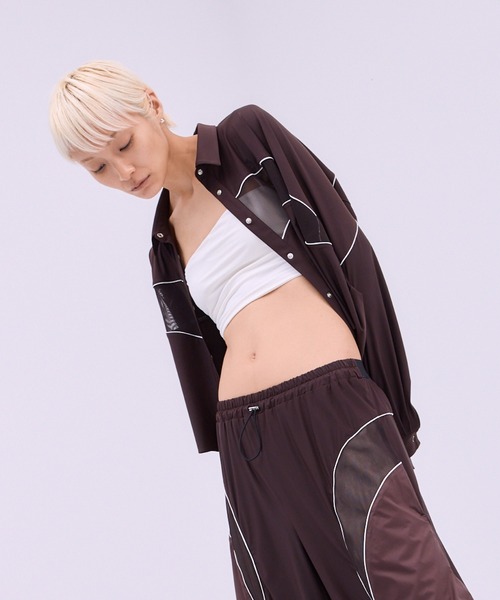THINGS THAT MATTER(シングス ザット マター)の「MESH BLOCKING STRETCH SHIRT / メッシュ ブロッキング ストレッチ シャツ(シャツ/ブラウス・レディース・ブラウン/ホワイト×ブラック・FREE)」の18枚目の写真