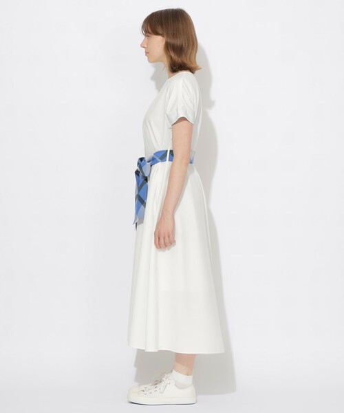 BLUE LABEL CRESTBRIDGE(ブルーレーベルクレストブリッジ)の「ウエストリボンフレンチスリーブワンピース(ワンピース・レディース・ブラック/ブルー/ホワイト系その他・S/M)」の4枚目の写真