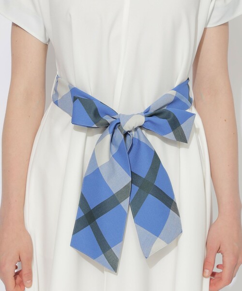 BLUE LABEL CRESTBRIDGE(ブルーレーベルクレストブリッジ)の「ウエストリボンフレンチスリーブワンピース(ワンピース・レディース・ブラック/ブルー/ホワイト系その他・S/M)」の6枚目の写真