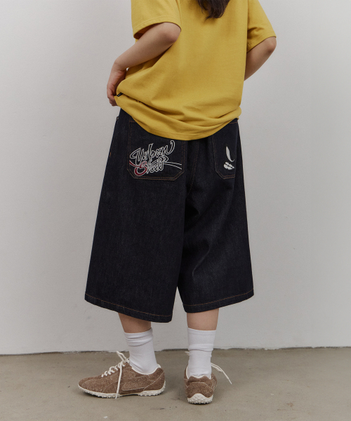 URBANSTOFF（アーバンストッフ）の「バックポケットアートワークバミューダパンツ（インディゴ）（その他パンツ・レディース・その他・LARGE/MEDIUM）」の2枚目の写真