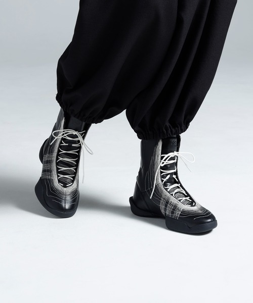 Y-3(ワイスリー)の「Y-3 REGU HI(スニーカー・メンズ・ブラック系その他・27.0cm/27.5cm/26.5cm/25.5cm/24.5cm/24.0cm/23.5cm/23.0cm/26.0cm/28.0cm/28.5cm/22.5cm)」の2枚目の写真
