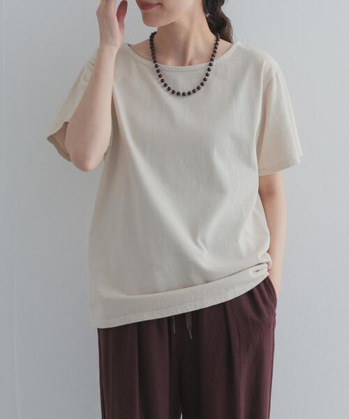 URBAN RESEARCH DOORS(アーバンリサーチドアーズ)の「GrowOrganicボートネックTシャツ(Tシャツ/カットソー・レディース・レッド/ブルー/グリーン系その他/ブラウン/グレー/ホワイト系その他・FREE)」の1枚目の写真