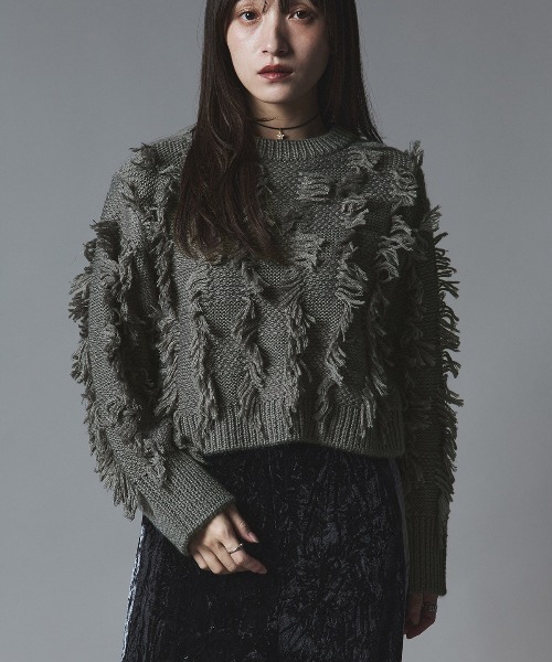 W:Huku(フーク)の「フリンジ ジャガード ショート ニット / Fringe Jacquard Short Knit(ニット/セーター・レディース・グレー/レッド/ホワイト系その他/ブラック・FREE)」の3枚目の写真