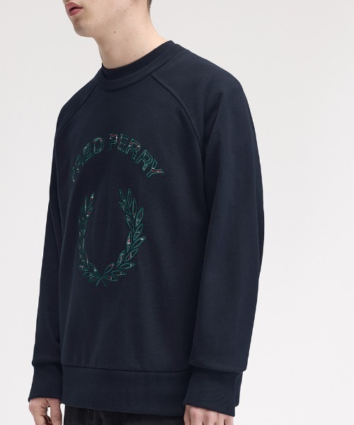 FRED PERRY（フレッドペリー）の「Tartan Applique Sweatshirt／タータンチェックアップリケスウェット（スウェット・メンズ・グレー/ネイビー・S/L/M）」の16枚目の写真