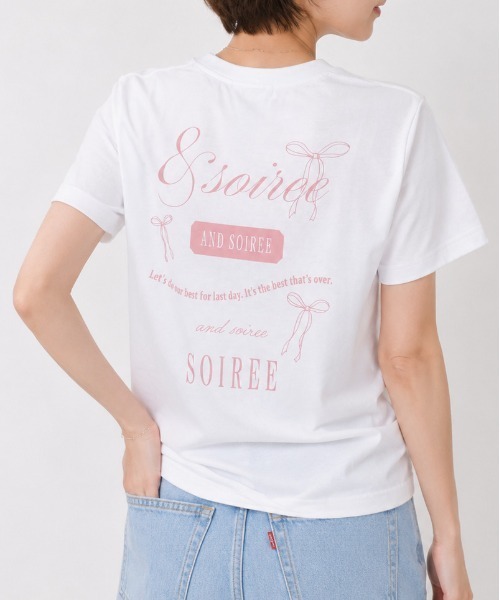 &soiree(アンドソワレ)の「【シルエット選べる2サイズ】ロゴデザインリボンTシャツ(Tシャツ/カットソー・レディース・ピンク/ホワイト/ネイビー・FREE/MEDIUM)」の6枚目の写真