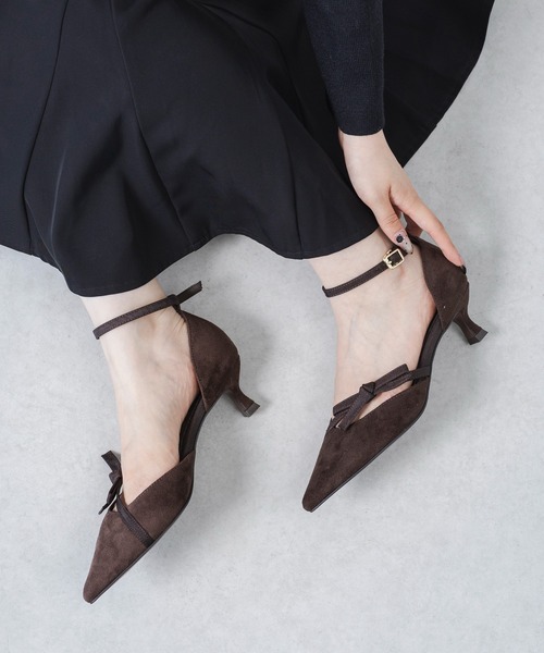 EVOL(イーボル)の「【ふかふか・クッション入り】ポインテッド4.5cmリボンセパレートパンプス CB23869(パンプス・レディース・ブラウン/グレー/ブラック・22.0cm/23.0cm/24.5cm/22.5cm/25.0cm/24.0cm)」の7枚目の写真
