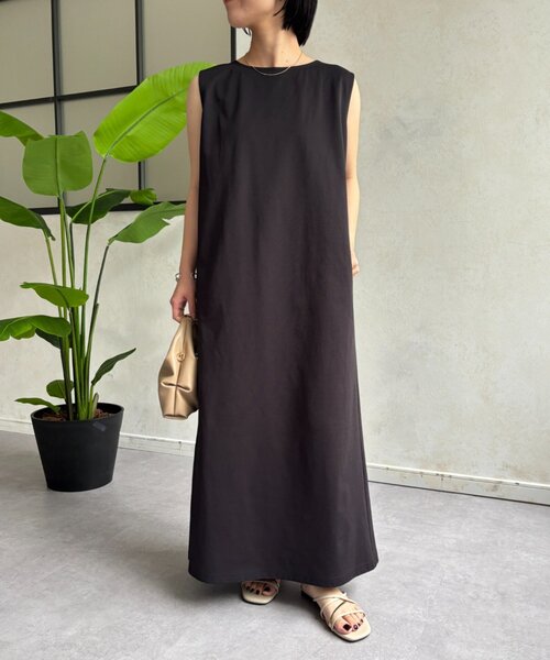 Jena espace merveilleux（ジェナ　エスパスメルヴェイユ）の「バックピンタックワンピース（ワンピース・レディース・ブラック/ブラウン・FREE）」の5枚目の写真