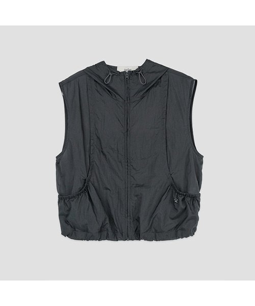 ATELIER NAIN(アトリエナイン)の「YU NYLON SHIRRING HOODY VEST (VT-0286)(ベスト・レディース・チャコールグレー/アイボリー・FREE)」の2枚目の写真