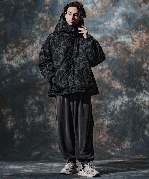Jih Nunc(ジーヌンク)の「mj11762- フローラルプリントビッグフード中綿ブルゾン(JIH-R1220)(ダウンジャケット/コート・メンズ・ベージュ/ブラック/ネイビー・L/M/S)」の19枚目の写真