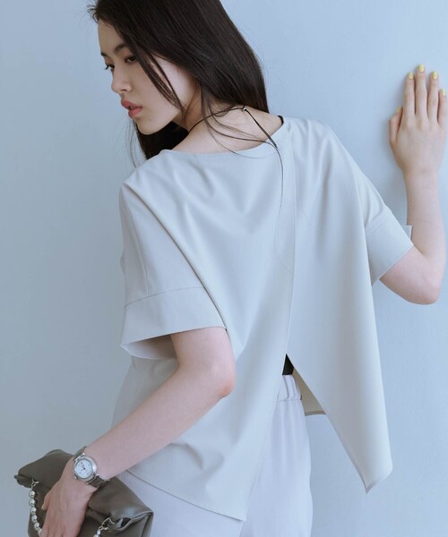 COMME CA ISM(コムサイズム)の「【UVカット・吸水速乾・接触冷感】バックスリットブラウス/セットアップ対応(シャツ/ブラウス・レディース・モカ/ベージュ・FREE)」の10枚目の写真