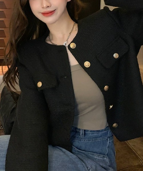 CHUL(チュル)の「ツイードノーカラージャケット(その他アウター・レディース・ホワイト/ブラック・SMALL/LARGE/X-LARGE/MEDIUM)」の2枚目の写真