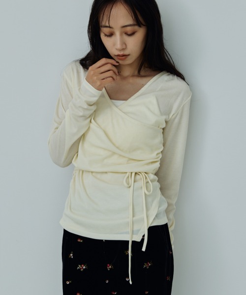 DRWCYS(ドロシーズ)の「ドレープカシュクールトップス(Tシャツ/カットソー・レディース・アイボリー/ブラック・FREE)」の5枚目の写真