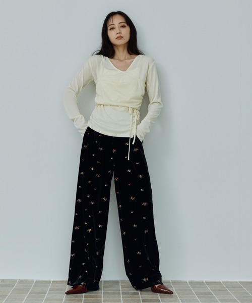 DRWCYS(ドロシーズ)の「ドレープカシュクールトップス(Tシャツ/カットソー・レディース・アイボリー/ブラック・FREE)」の11枚目の写真