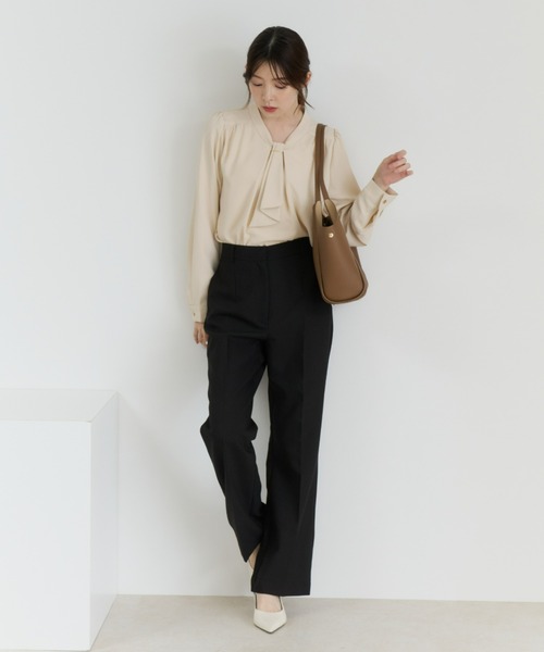 MISCH MASCH(ミッシュマッシュ)の「2026秋冬新作 バー付きラッフルタイブラウス(シャツ/ブラウス・レディース・ホワイト/ベージュ/グレー/ブラック・フリ-)」の13枚目の写真