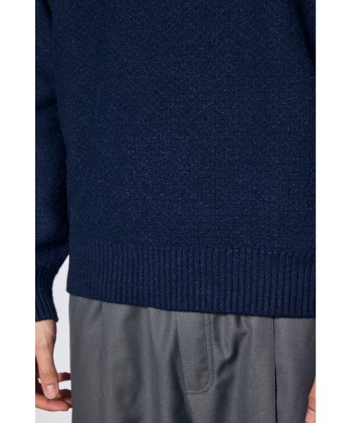 AZUL by moussy(アズールバイマウジー)の「【ストレッチ性あり】テクスチャークルーネックニットトップス 秋服 冬服 手洗い可能 毛5%(ニット/セーター・メンズ・ネイビー/ブラック/ライトグレー・LARGE/MEDIUM)」の8枚目の写真