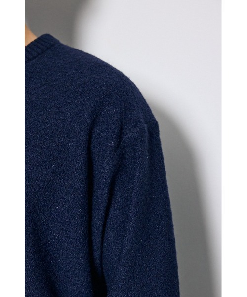 AZUL by moussy(アズールバイマウジー)の「【ストレッチ性あり】テクスチャークルーネックニットトップス 秋服 冬服 手洗い可能 毛5%(ニット/セーター・メンズ・ネイビー/ブラック/ライトグレー・LARGE/MEDIUM)」の6枚目の写真