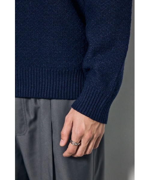 AZUL by moussy(アズールバイマウジー)の「【ストレッチ性あり】テクスチャークルーネックニットトップス 秋服 冬服 手洗い可能 毛5%(ニット/セーター・メンズ・ネイビー/ブラック/ライトグレー・LARGE/MEDIUM)」の7枚目の写真