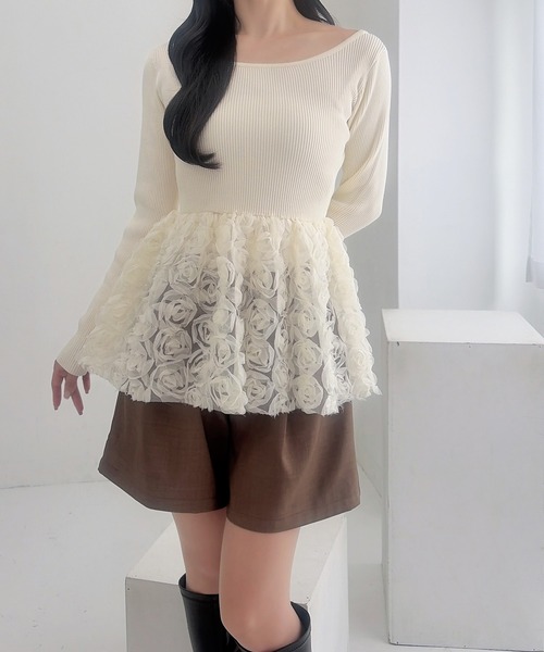 INGNI(イング)の「【SOELA】フラワーチュールペプラム長袖ニット/WEB限定(ニット/セーター・レディース・ブラック/アイボリー/チャコールグレー・FREE)」の4枚目の写真