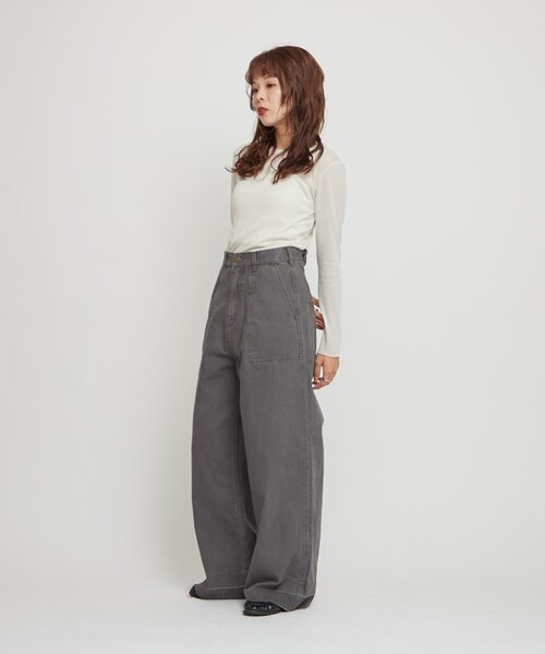 WILLOW（ウィロー）の「【willow】ダックタブ付きパンツ（その他パンツ・レディース・チャコールグレー/ベージュ・ONE SIZE）」の4枚目の写真