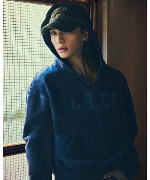 ヒョンジン 着用】 LA-CA Hoodie パーカー | GUESS(ゲス) JAPAN 公式