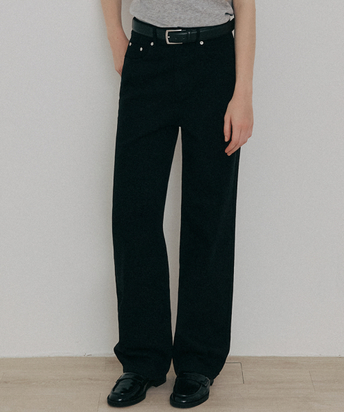 LEFTSEOUL（レフトソウル）の「エッセンシャルストレートデニムパンツ[ブラック]（デニムパンツ・レディース・ブラック・MEDIUM/SMALL）」の2枚目の写真