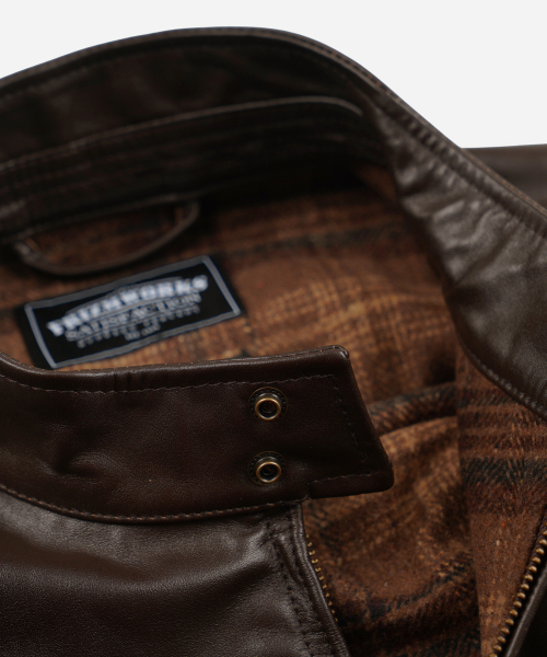 FRIZMWORKS（フリズムワークス）の「WAXED COWHIDE BUDDY HARRINGTON JACKET _ BROWN（ライダースジャケット・メンズ・その他・SMALL/MEDIUM/LARGE/X-LARGE）」の5枚目の写真