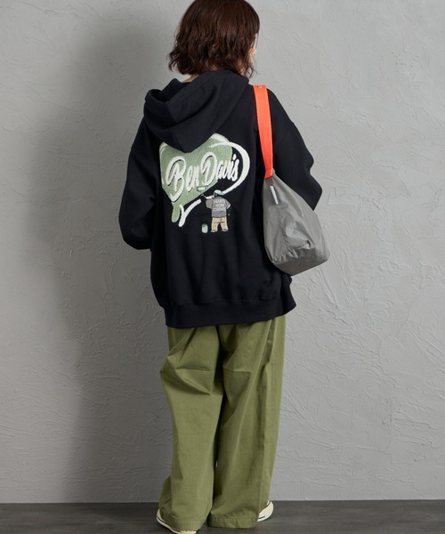 Sagara刺繡拉鍊帽T