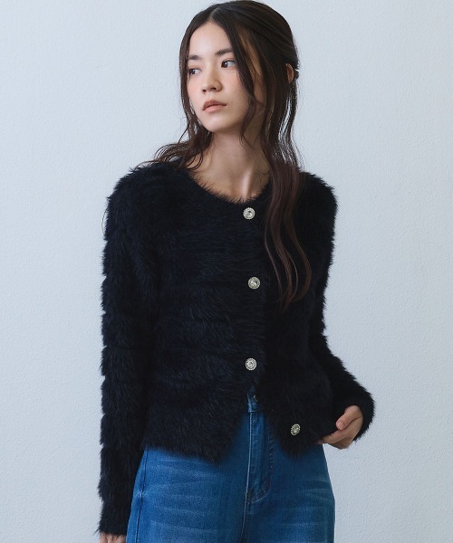 Clum(クルム)の「jewel button shaggy knit cardigan / ビジューボタンシャギーニットカーディガン(ニット/セーター・レディース・ホワイト/ブラック・FREE)」の1枚目の写真