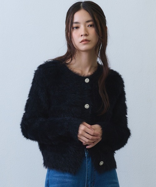 Clum(クルム)の「jewel button shaggy knit cardigan / ビジューボタンシャギーニットカーディガン(ニット/セーター・レディース・ホワイト/ブラック・FREE)」の3枚目の写真
