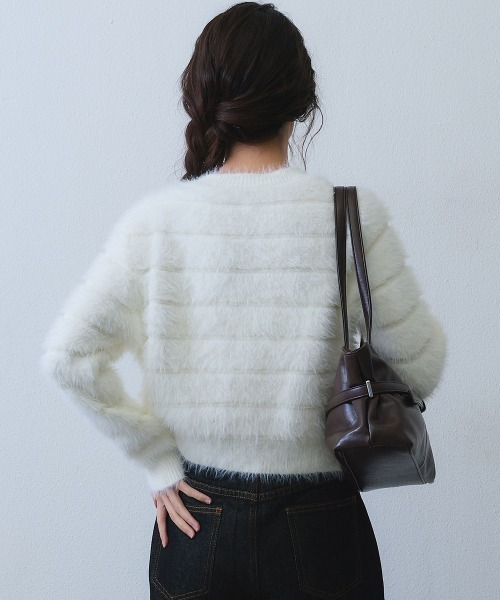 Clum(クルム)の「jewel button shaggy knit cardigan / ビジューボタンシャギーニットカーディガン(ニット/セーター・レディース・ホワイト/ブラック・FREE)」の10枚目の写真