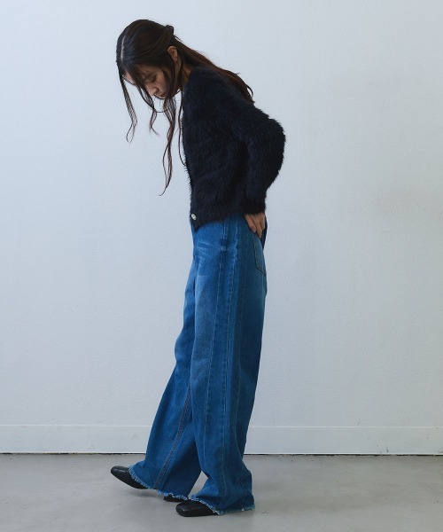 Clum(クルム)の「jewel button shaggy knit cardigan / ビジューボタンシャギーニットカーディガン(ニット/セーター・レディース・ホワイト/ブラック・FREE)」の14枚目の写真