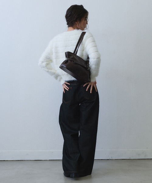 Clum(クルム)の「jewel button shaggy knit cardigan / ビジューボタンシャギーニットカーディガン(ニット/セーター・レディース・ホワイト/ブラック・FREE)」の18枚目の写真
