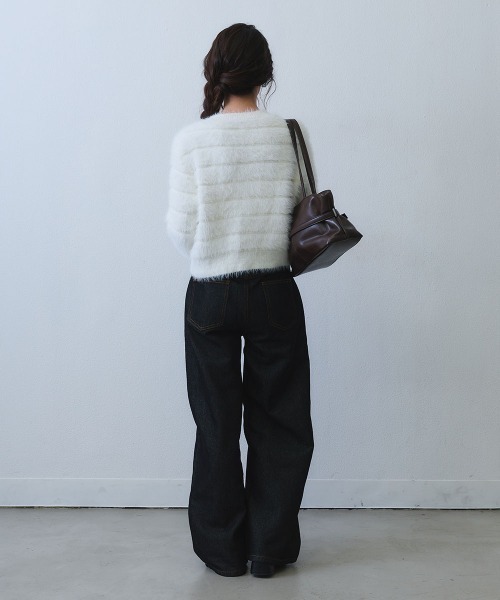 Clum(クルム)の「jewel button shaggy knit cardigan / ビジューボタンシャギーニットカーディガン(ニット/セーター・レディース・ホワイト/ブラック・FREE)」の19枚目の写真