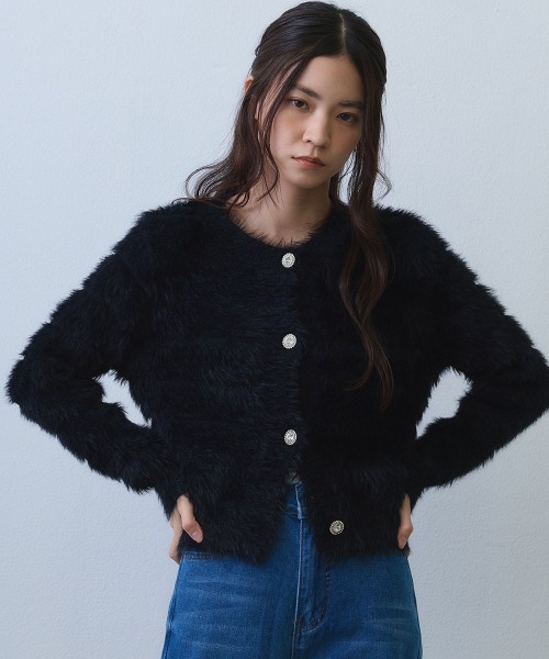 Clum(クルム)の「jewel button shaggy knit cardigan / ビジューボタンシャギーニットカーディガン(ニット/セーター・レディース・ホワイト/ブラック・FREE)」の20枚目の写真