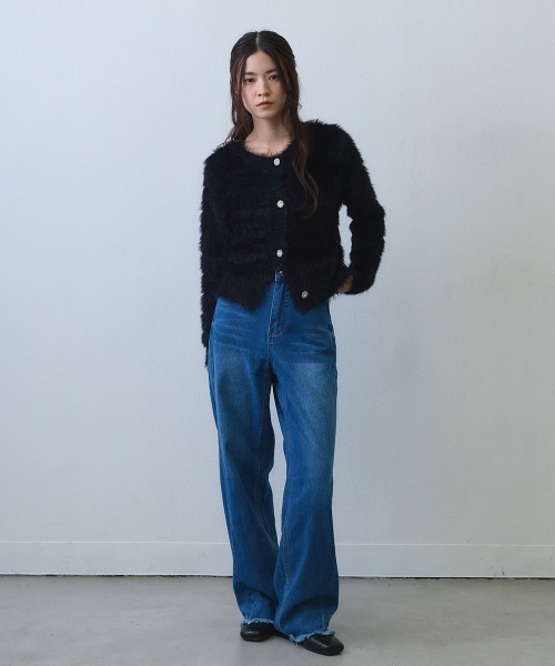 Clum(クルム)の「jewel button shaggy knit cardigan / ビジューボタンシャギーニットカーディガン(ニット/セーター・レディース・ホワイト/ブラック・FREE)」の21枚目の写真