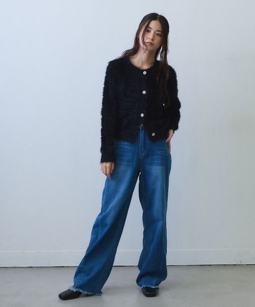 Clum(クルム)の「jewel button shaggy knit cardigan / ビジューボタンシャギーニットカーディガン(ニット/セーター・レディース・ホワイト/ブラック・FREE)」の22枚目の写真