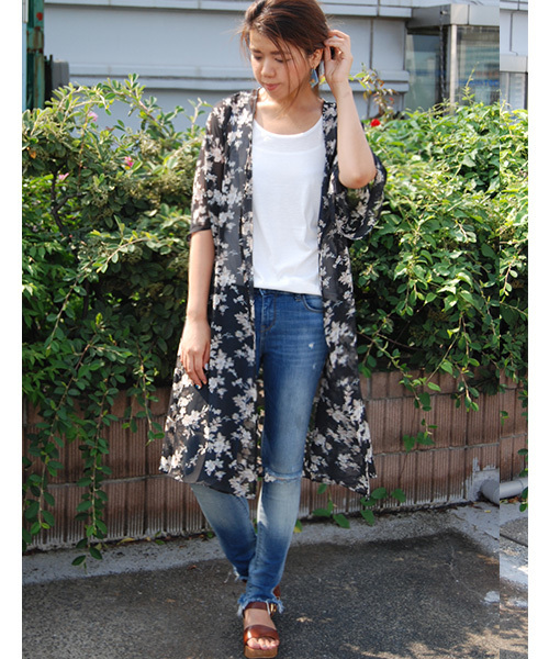 Shelly island（シェリーアイランド）の「【Shellyisland】花柄シフォンボヘミアンカーディガン（カーディガン/ボレロ・レディース・ホワイト/ブラック/ネイビー・FREE）」の2枚目の写真
