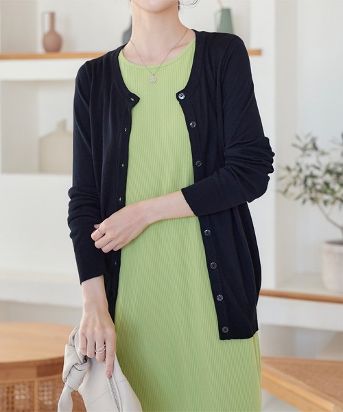 KOBE LETTUCE（コウベレタス）の「選べる3デザイン　ウォッシャブルシルクタッチニットカーディガン（カーディガン/ボレロ・レディース・チャコールグレー/チェリーピンク/ダークオレンジ/ミント/ネイビー/ロイヤルブルー/イエロー/コーラル/レッド/ワインレッド/レッド系その他/カーキ/サックスブルー/ピンクベージュ/モスグリーン/ライム/キャメル/ライトグレー/ブラウン/アイボリー/ブラック/ライトピンク/ベージュ/パープル系その他/マスタード/パープル/オレンジ/パープル系その他2/グリーン系その他/ブラウン系その他/ブルーグリーン/グレイッシュベージュ/ブルー系その他4/ライトカーキ/ホワイト系その他2/ピンク系その他4/ピンク系その他6/ターコイズブルー/ブルー系その他7/イエロー系その他3/グリーン系その他7/オレンジ系その他4/オレンジ系その他6/その他1/その他2/その他4/その他3/その他14/その他16/その他11/レッド系その他3/イエロー系その他5/その他9/その他15/その他8/その他10/その他13/その他12/その他5/ライトイエロー/ラベンダー/ホワイト系/ブルー/ピンク/グリーン/パープル系1/オレンジ系/イエロー系1/パープル系3/ブルー系1/グリーン系3/カーキ系/ブラック系/オレンジ系1/イエロー系2/ピンク系2/ライトグレー系/グレー系/ベージュ系/ホワイト系1/ホワイト系2/ワイン系/ブルー系2/パープル系4/グリーン系4/グリーン系5/ネイビー系/ピンク系1・1/2/3）」の8枚目の写真