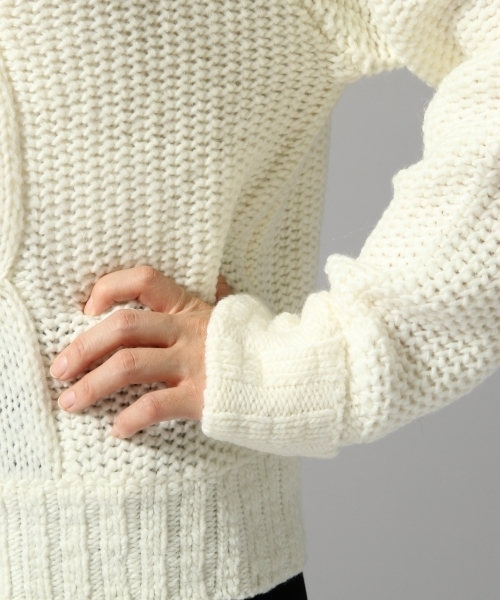 HARE（ハレ）の「ケーブルアミタートルニット(HARE)（ニット/セーター・レディース・ブラウン/オフホワイト/グレー・FREE）」の11枚目の写真
