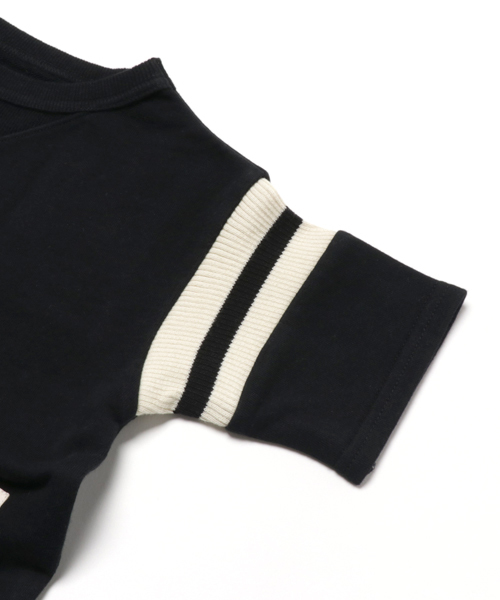 COMECHATTO&CLOSET(カムチャットアンドクロゼット)の「フットボール5分袖ルーズスウェット(スウェット・キッズ・ブラック/アイボリー/グレー・140/100/120/110/130/90)」の4枚目の写真