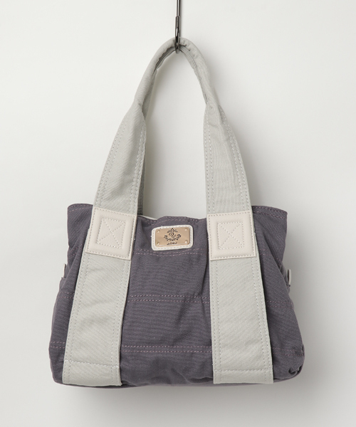 VitaFelice(ヴィータフェリーチェ)の「キルティングトートバッグ(M)(トートバッグ・レディース・チャコールグレー/ブラック/ベージュ/パープル/ネイビー/カーキ/ピンク/アイボリー/グレー系その他/ナチュラル/パープル系その他/ワイン/ブラック系その他/ベージュ系その他/グレー/ブラウン/パープル系その他2/チャコール/ライトグレー/ドット/カモフラージュ・FREE)」の16枚目の写真